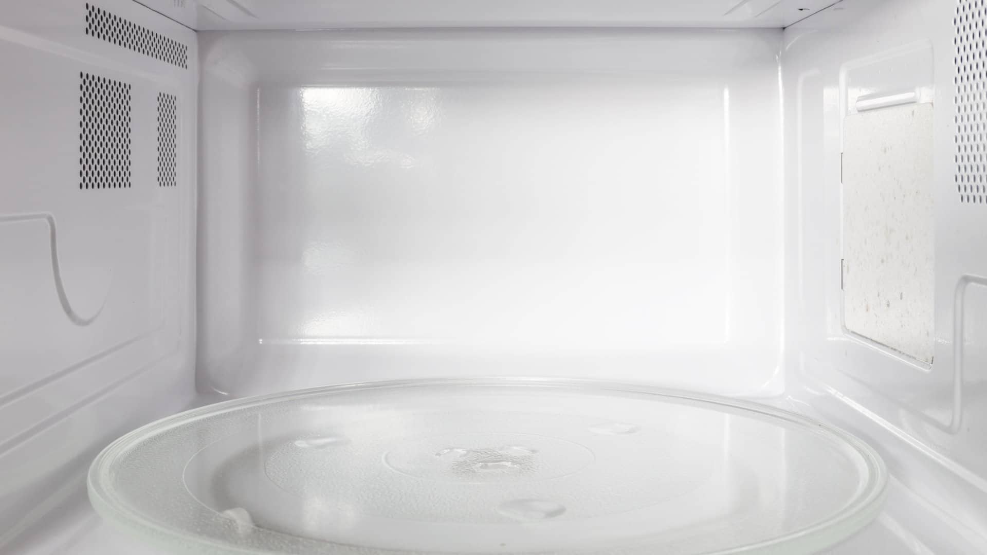 Featured image for “KitchenAid Microwave Fan Not Working”